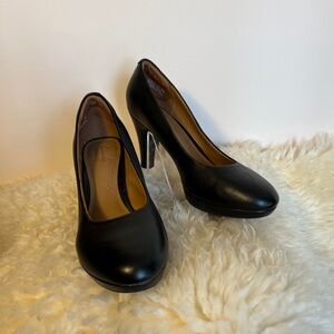 Clark’s Brier Dolly Black Leather Pump, Size 8